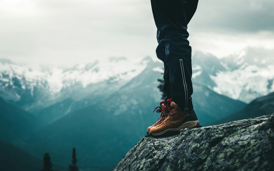 knee pain from conventional shoes